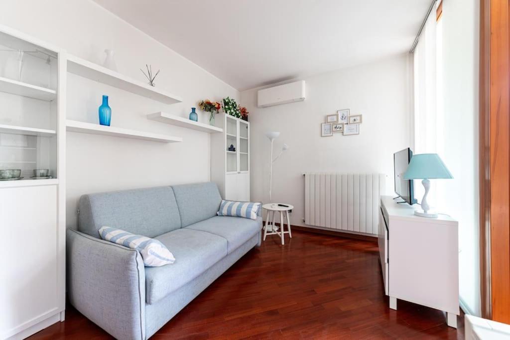 Appartamento Caterina A 5 Minuti Da Milano Fiere E San Siro Con Wifi-Netflix-Free Parking Экстерьер фото