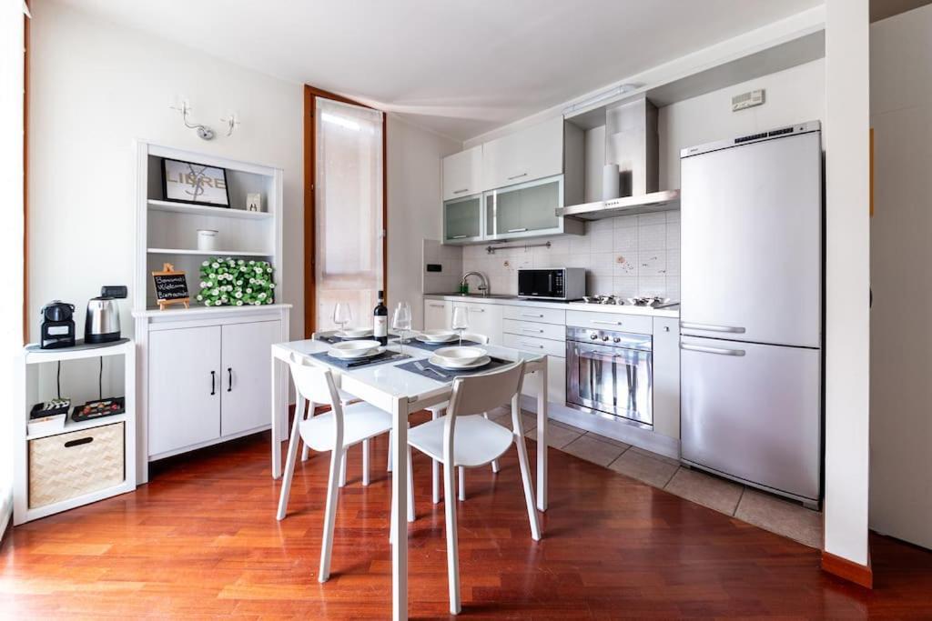 Appartamento Caterina A 5 Minuti Da Milano Fiere E San Siro Con Wifi-Netflix-Free Parking Экстерьер фото